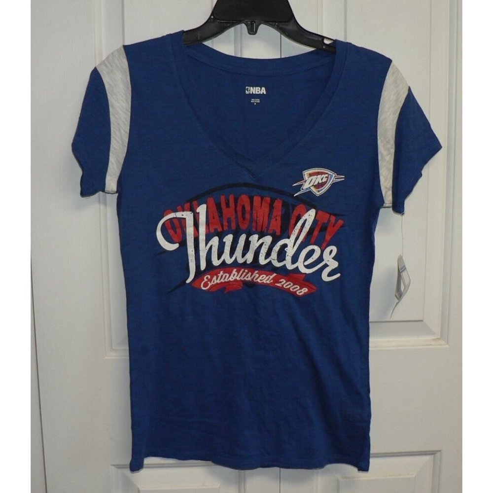 NBA Women's Oklahoma City Thunder V-Neck Slub Tee in Blue/White Medium $30‎